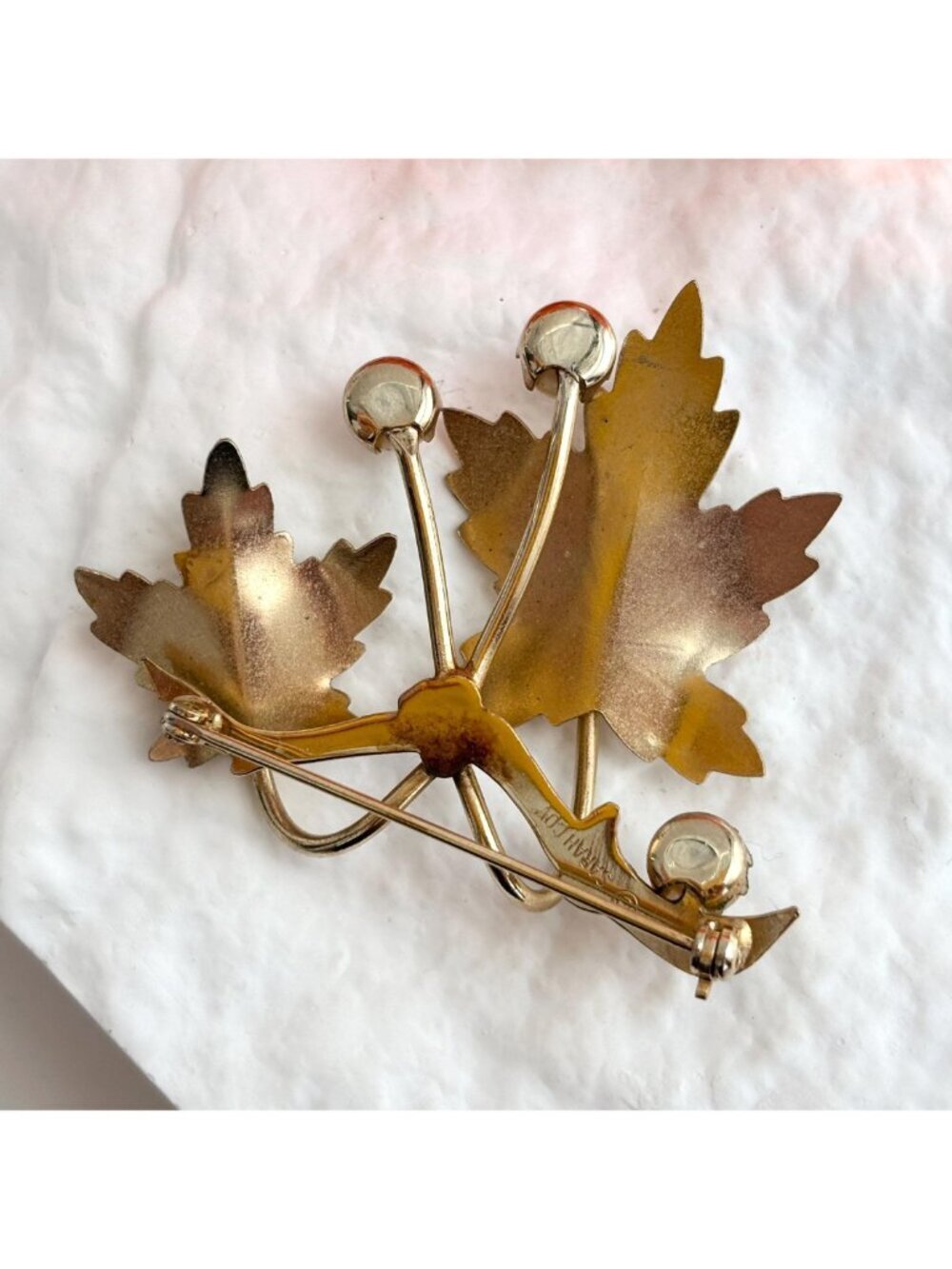 Double Leaf & Faux Pearl Sarah Coventry Gold T 60's Vintage Costume Brooch - Picture 4 of 10
